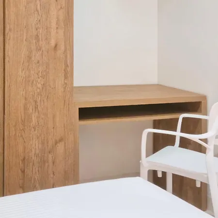 Promo Price September - Cave By The Sea Apartmán Golem (Tirana)